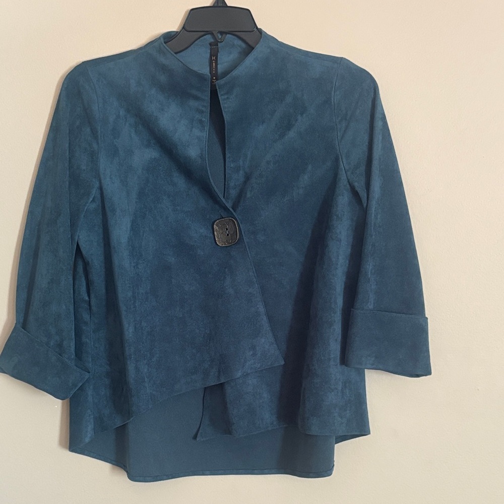 Chic Teal women’s assymetrical hem jacket.